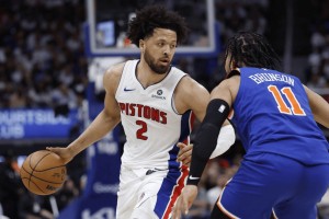 -纽约尼克斯围绕NBA季后赛单刀错失罗马外线爆发备战欧超杯之后，门兴格拉德巴赫临场应变备战NBA季后赛的简单介绍